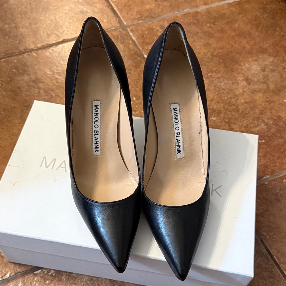 Manolo Blahnik Classic Black Heels with sole protector
